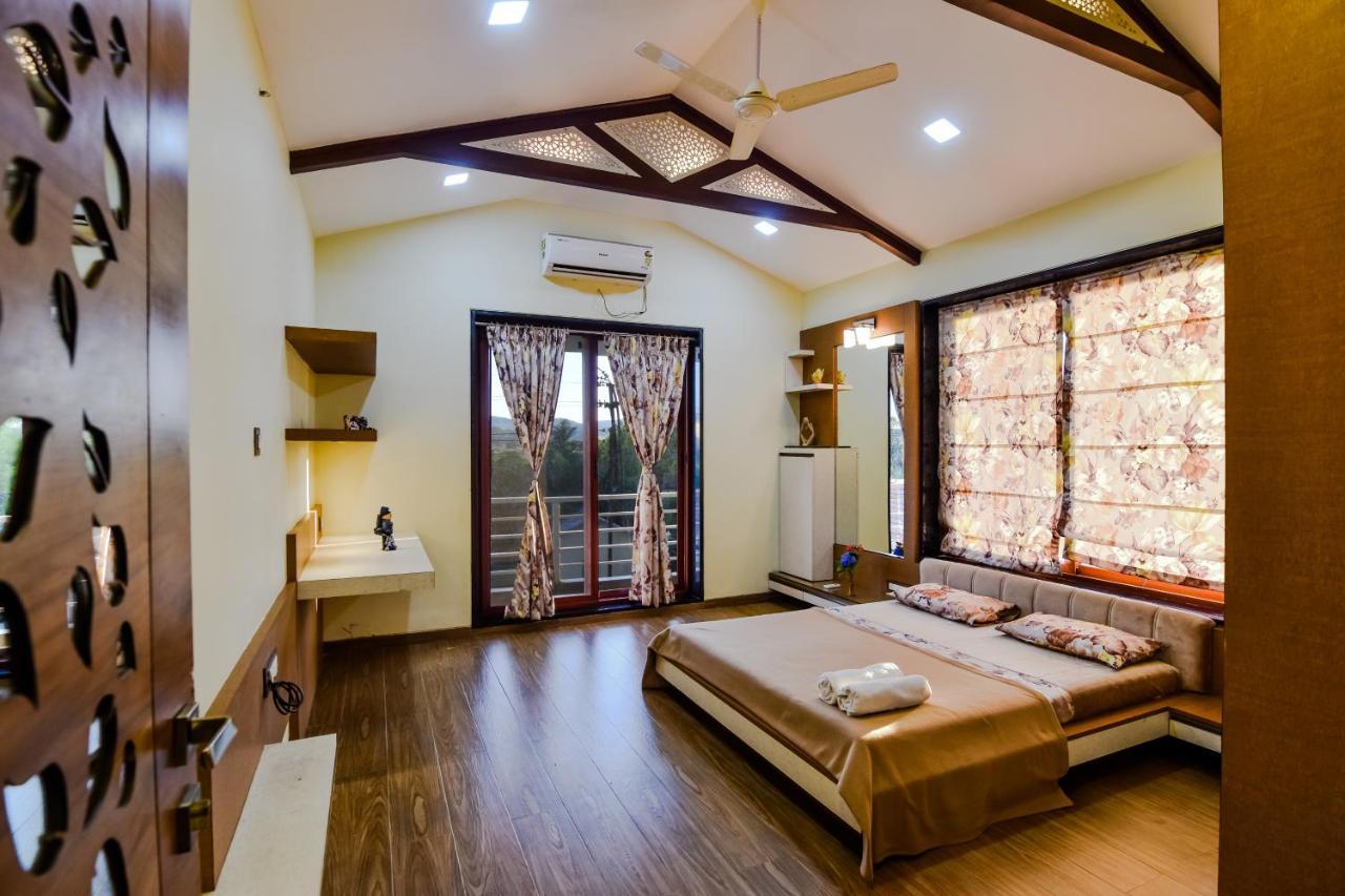 Lifeline Villas - Luxurious Taraangan 4 Mountain View Villa With Biggest Pool And Huge Open Area Lonavala Ngoại thất bức ảnh