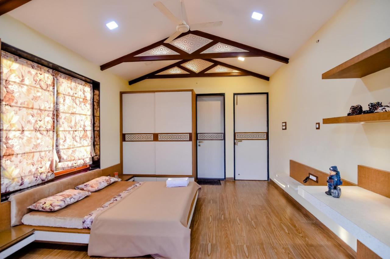 Lifeline Villas - Luxurious Taraangan 4 Mountain View Villa With Biggest Pool And Huge Open Area Lonavala Ngoại thất bức ảnh